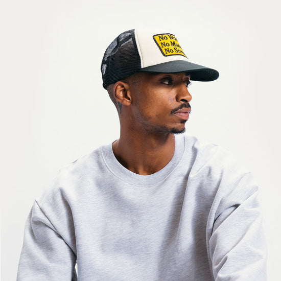 NO STRESS TRUCKER HAT BLACK/CREAM
