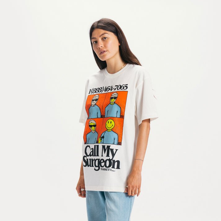 SMILEY CALL MY SURGEON T-SHIRT PARCHMENT