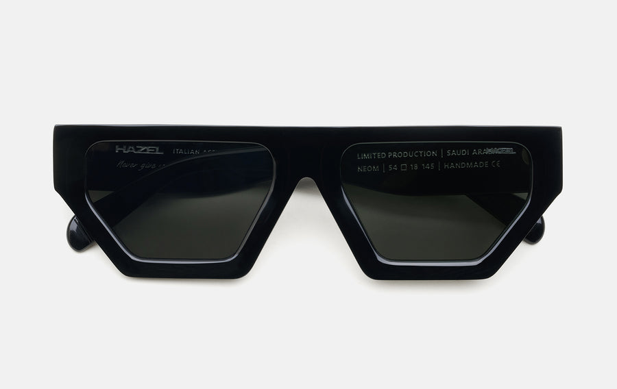 Neom Black (Black)